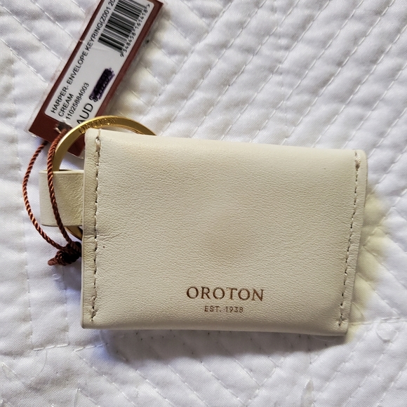 Oroton Keyring Cream NWT - Picture 2 of 4